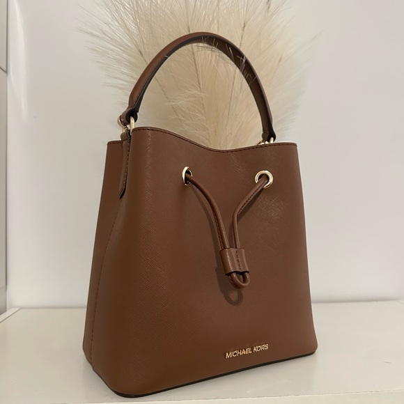 Michael Kors SURI MD Bucket MSGR - Picture 3 of 8